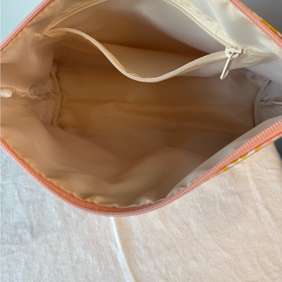 Tender Love & Carry peach color with lemons cosmetic travel toiletries bag - Picture 5 of 8